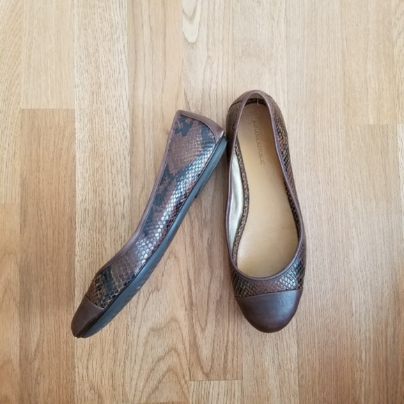 Banana Republic Shoes - Banana Republic Snakeskin Ballet Flats Size 9